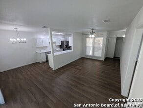 Building Photo - 953 Serenade Dr