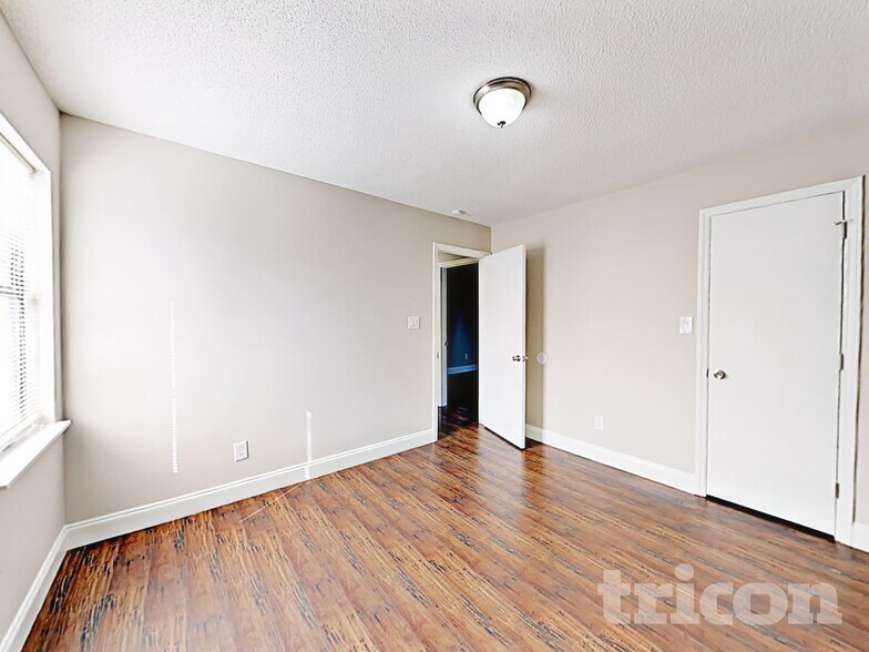 Building Photo - 5801 Leaf Ct