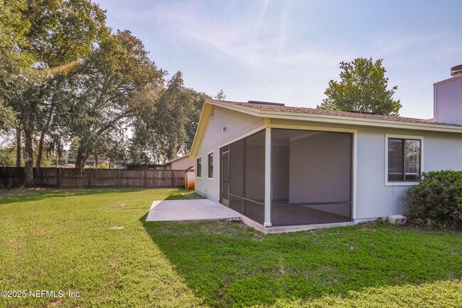 Building Photo - 7453 Amandas Crossing Dr N