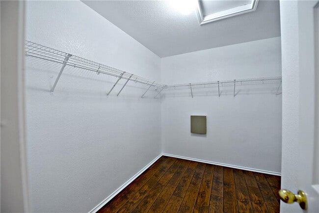 Building Photo - 802 Rubles Ct