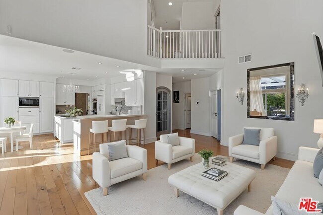 Building Photo - 3900 Hilton Head Way