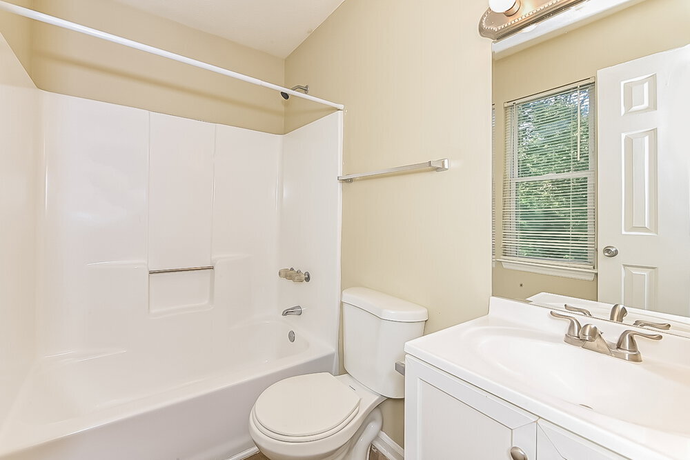 Building Photo - 3122 Chippewa Dr