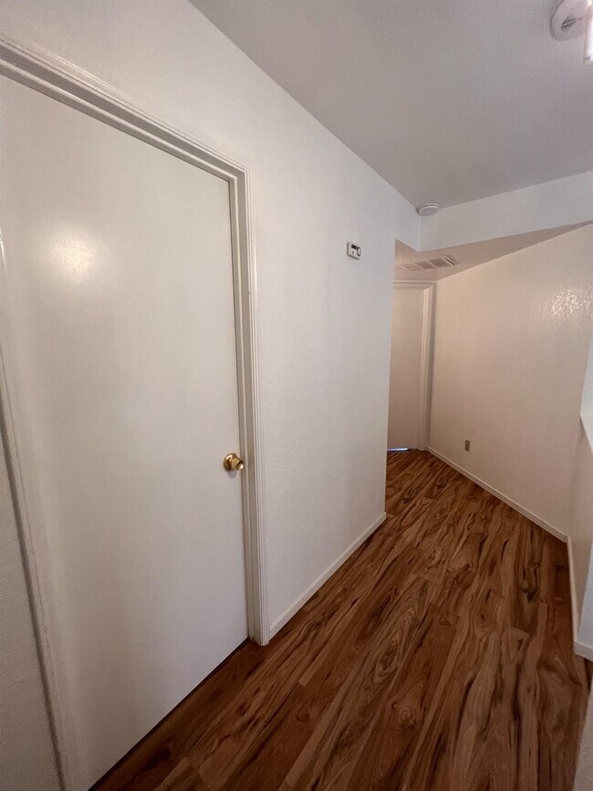 Building Photo - 479 E Alluvial Ave