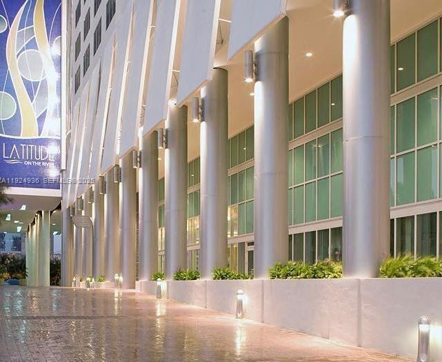 Building Photo - 185 SW 7th St