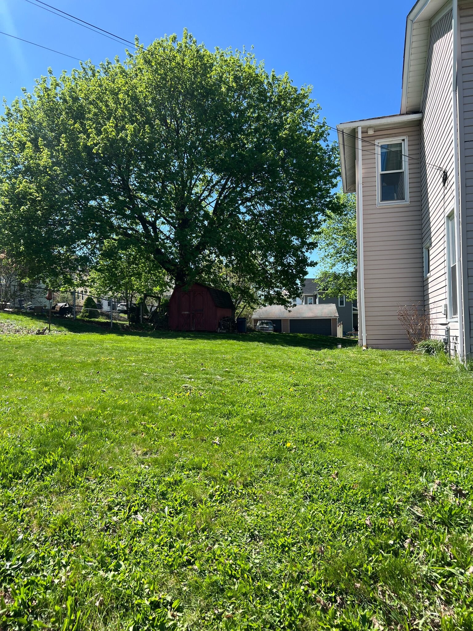 Building Photo - 214 Brown Ave