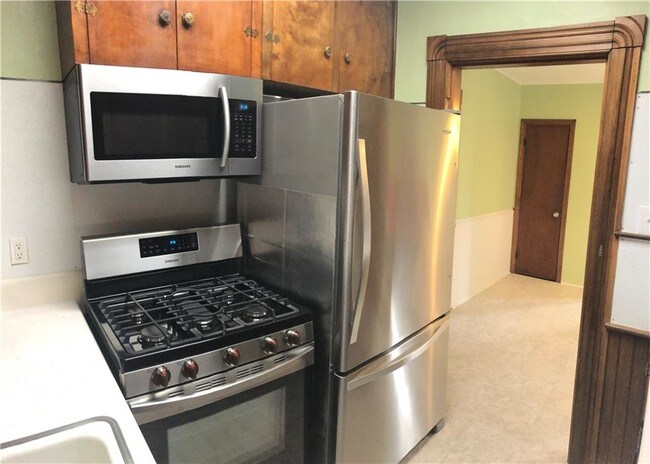 Building Photo - 12 Spruce St