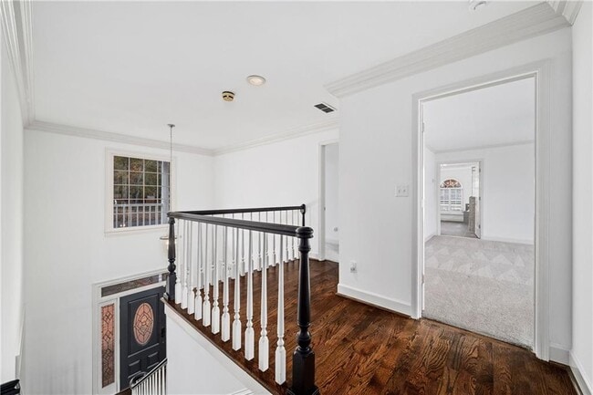 Building Photo - 135 Staghound Ct