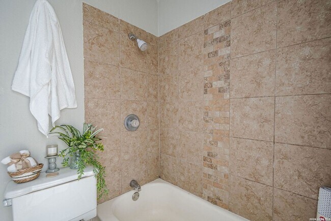 Building Photo - 2323 Arbor Pl