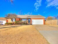 Building Photo - 3 Bedroom Rental in the Village!!