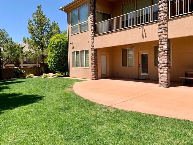 Building Photo - 2276 Greystone Dr