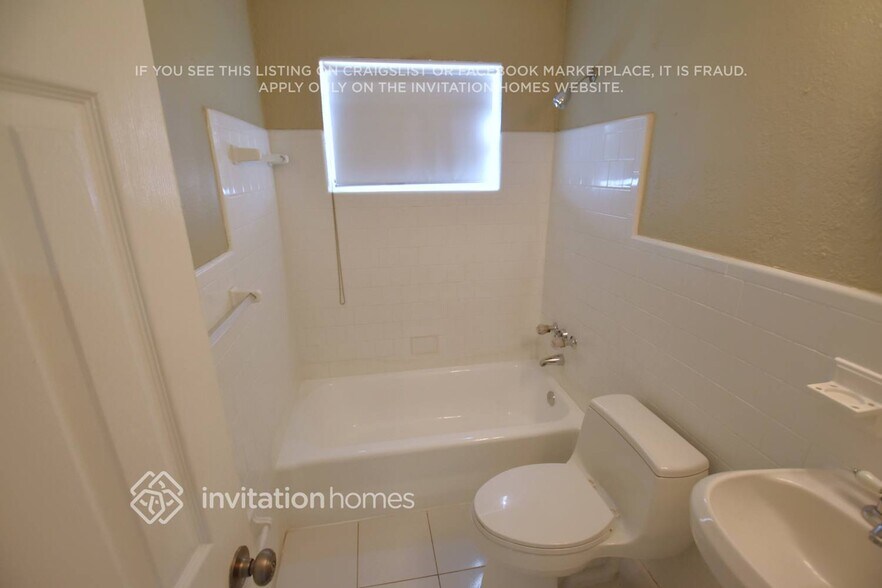 Building Photo - 617 SW 4th St