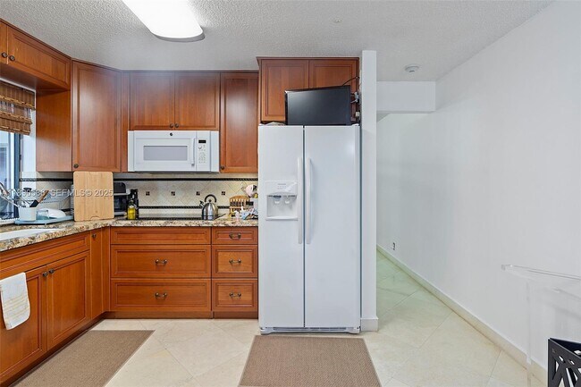 Building Photo - 2330 Dover