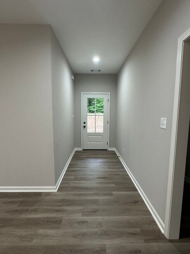 Building Photo - 456 Huffman Dr