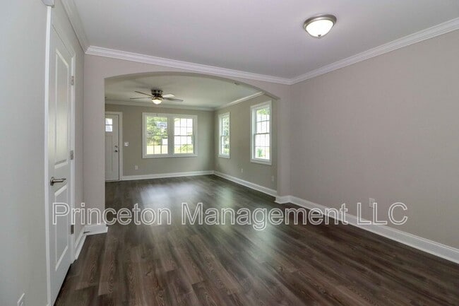 Building Photo - 3967 Newhall Dr NW