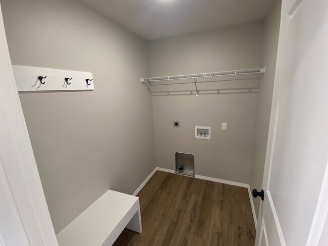 Building Photo - 213 All Spice Court
