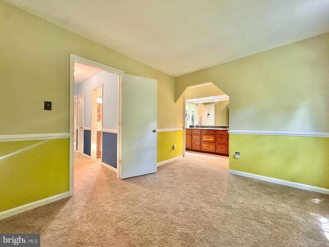 Building Photo - 2026 Admiral Dr