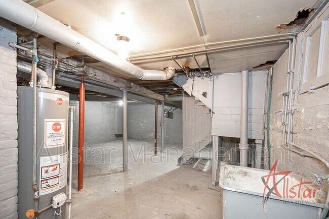 Building Photo - 2045 W 89th St