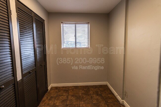 Building Photo - 1312 Roger Cir