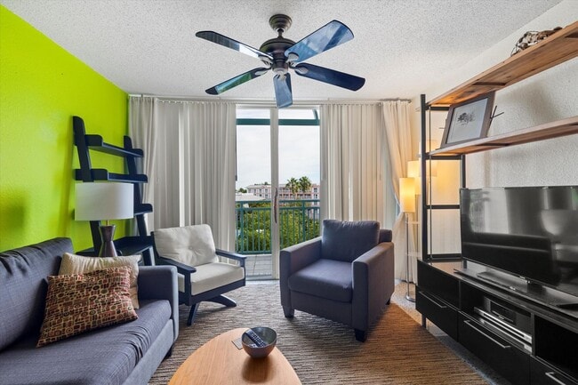 Building Photo - 3635 Seaside Dr