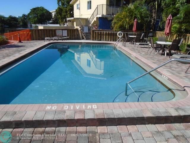 Building Photo - 1818 E Oakland Park Blvd