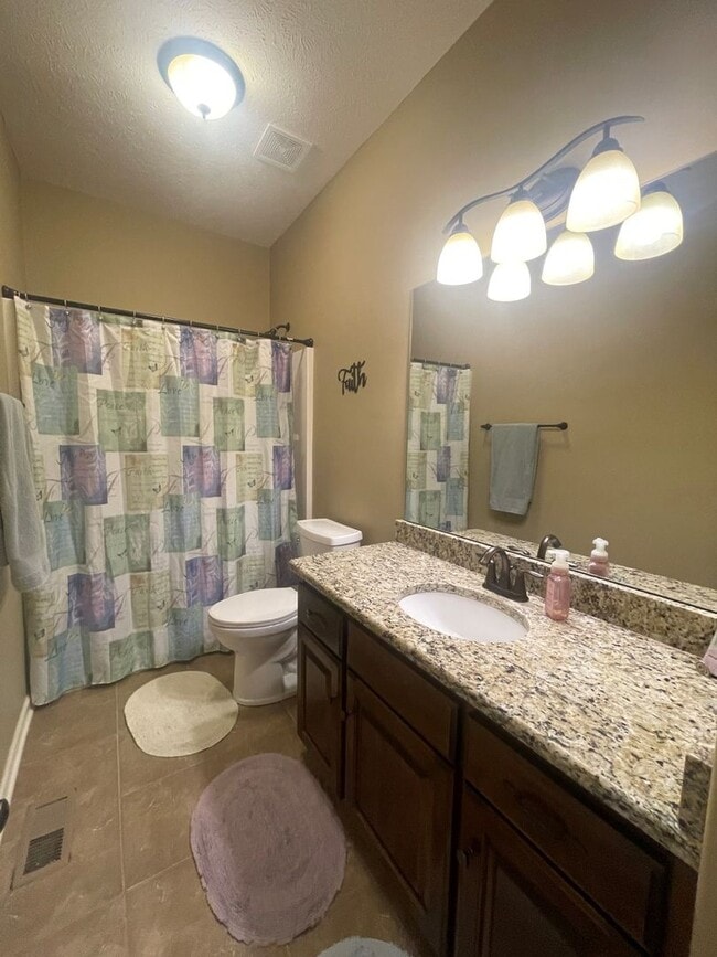 Building Photo - Ranch in Shadow Lake Papillion