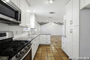 Building Photo - 6118 Forest View