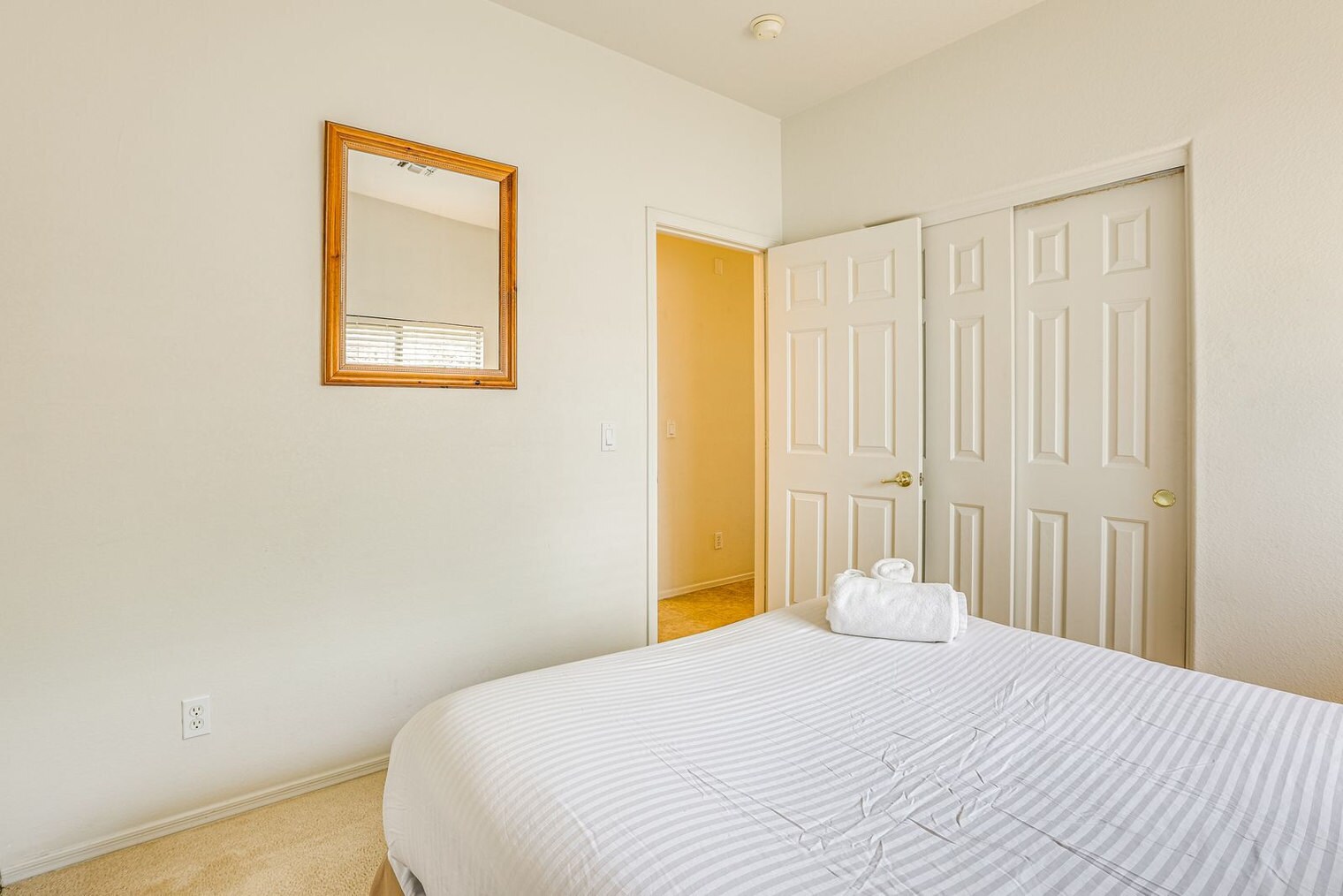 Building Photo - 9443 E Whitewing Dr