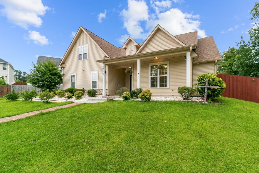 Building Photo - 6471 Chamblee Dr