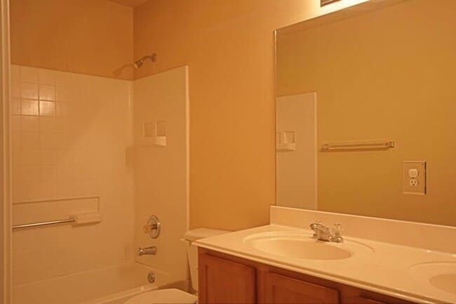 Building Photo - 9624 Castle Pines Dr