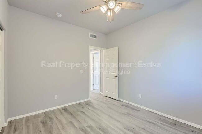 Building Photo - 7010 N 80th Ave