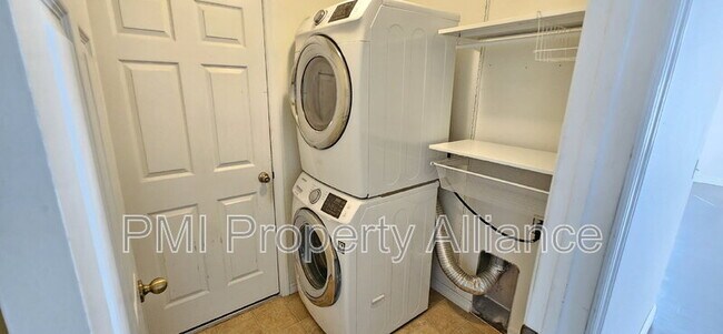 Building Photo - 15605 Perdido Dr