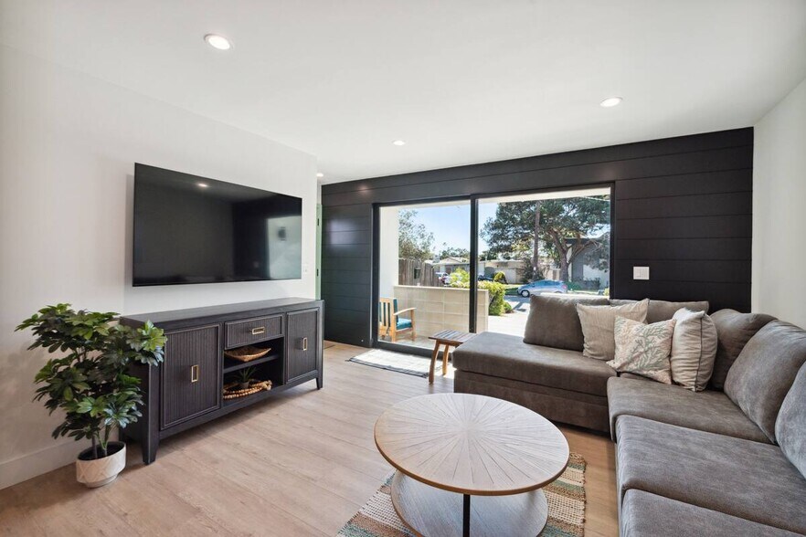 Building Photo - 2138 Reed Ave