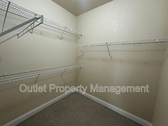 Building Photo - 2005 Baylarian Blvd