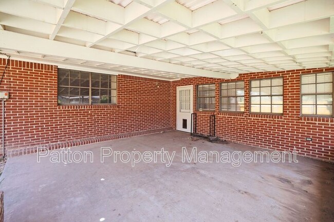 Building Photo - 21 Edgewood Ln