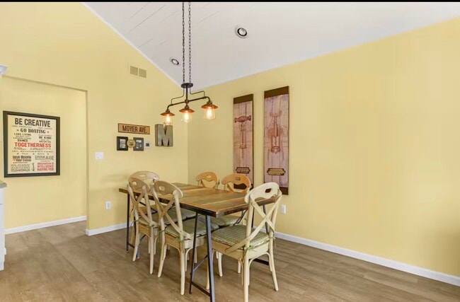 Building Photo - 8043 S Portage Rd