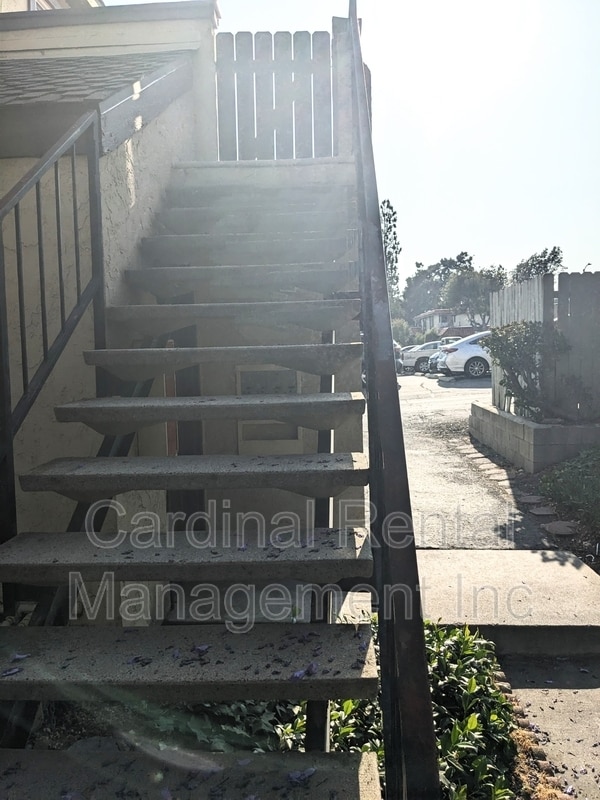 Building Photo - 917 Cabrillo Dr