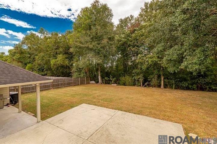 Building Photo - 10125 Springbrook Ave