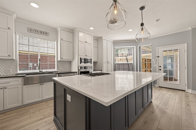 Building Photo - 22411 Kendall Shay Ct