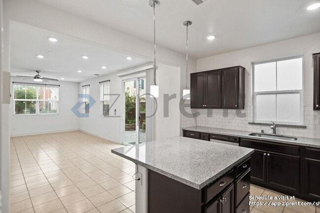 Building Photo - 1339 Sauvignon St