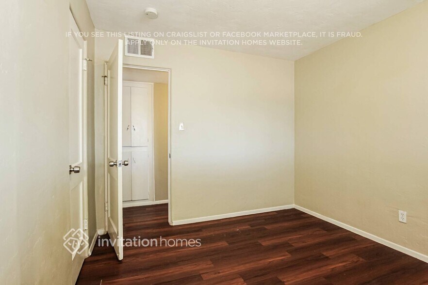 Building Photo - 2928 W San Juan Ave