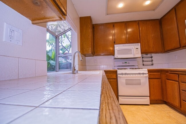 Building Photo - 9929 Palo Alto St