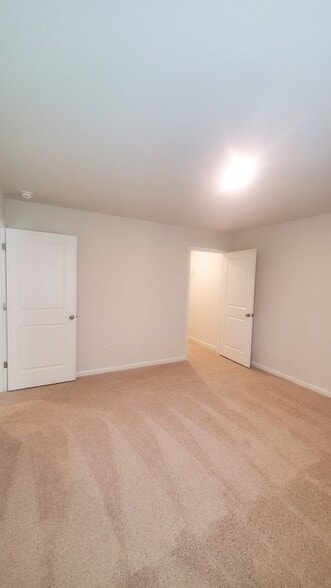 Building Photo - 4692 Mt Hope Dr