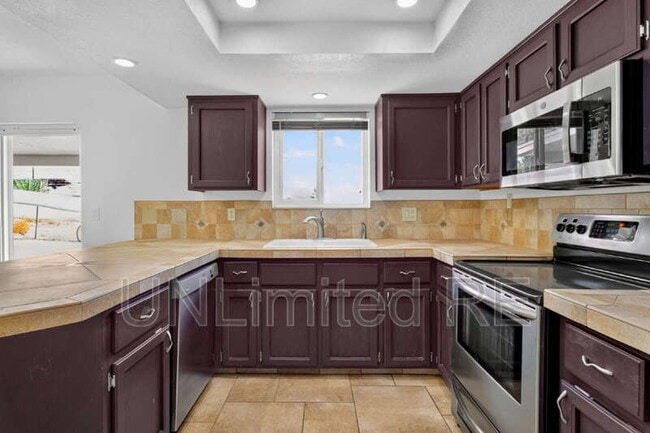 Building Photo - 2250 Atlantic Dr