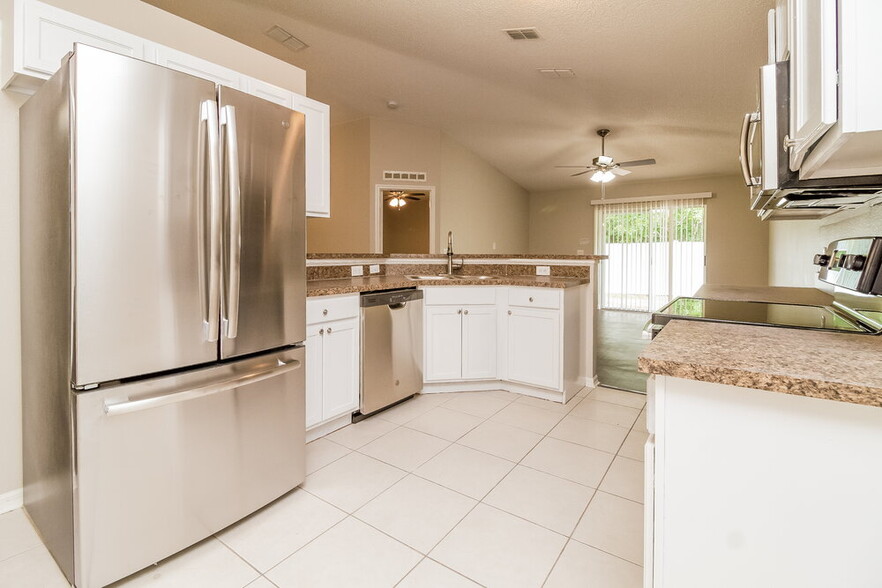 Building Photo - 13825 Econ Woods Ln