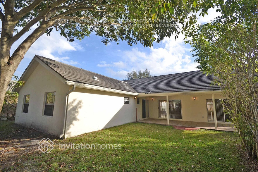 Building Photo - 12683 SW 8th Ct