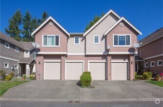 Building Photo - 3 bedroom Townhome in Renton Highlands