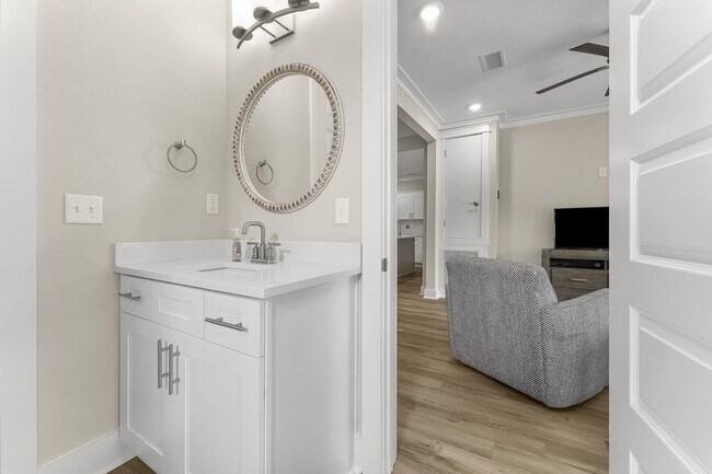 Building Photo - 725 J D Miller Rd