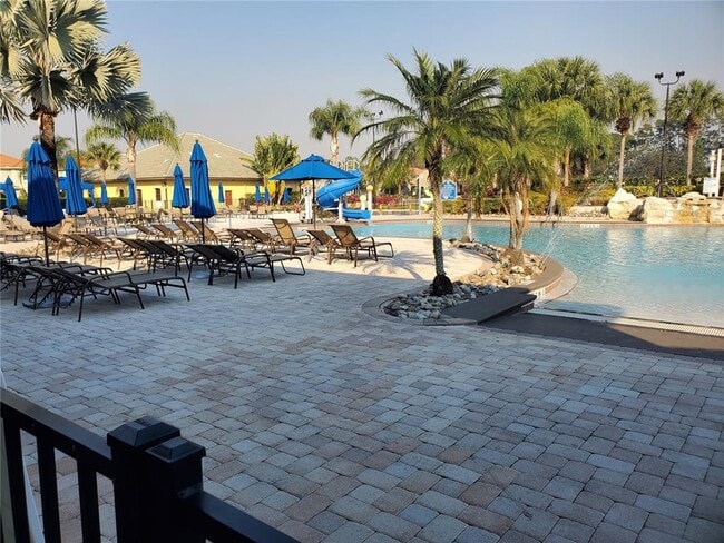 Building Photo - 8965 Cat Palm Rd