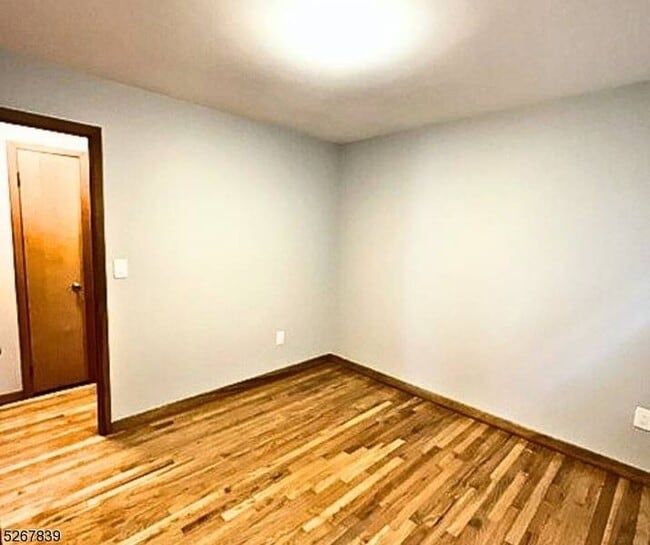 Building Photo - 400 Kennedy Dr