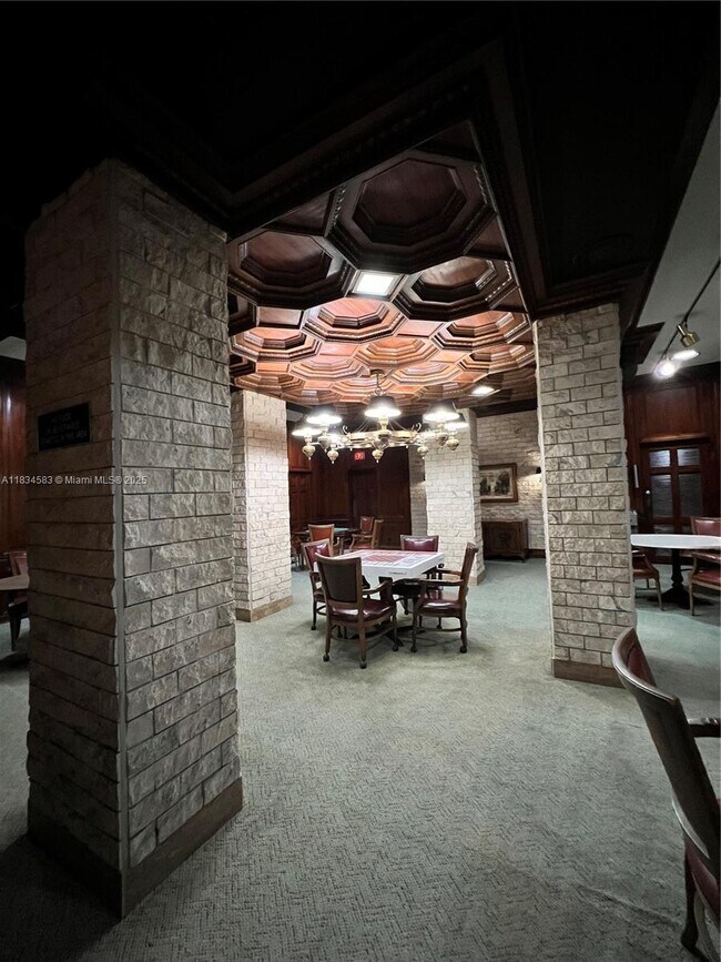 Building Photo - 6039 Collins Ave